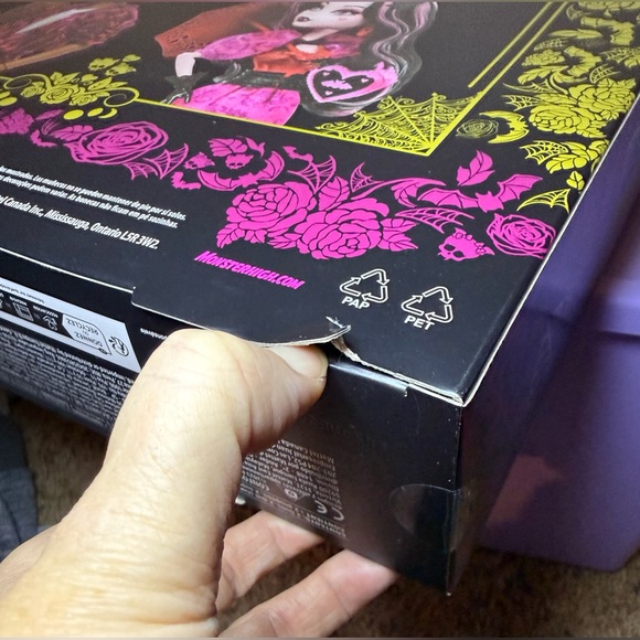 Monster High Howliday Love Edition Dolls, Draculaura And Clawd Wolf, 2024 - Picture 16 of 16